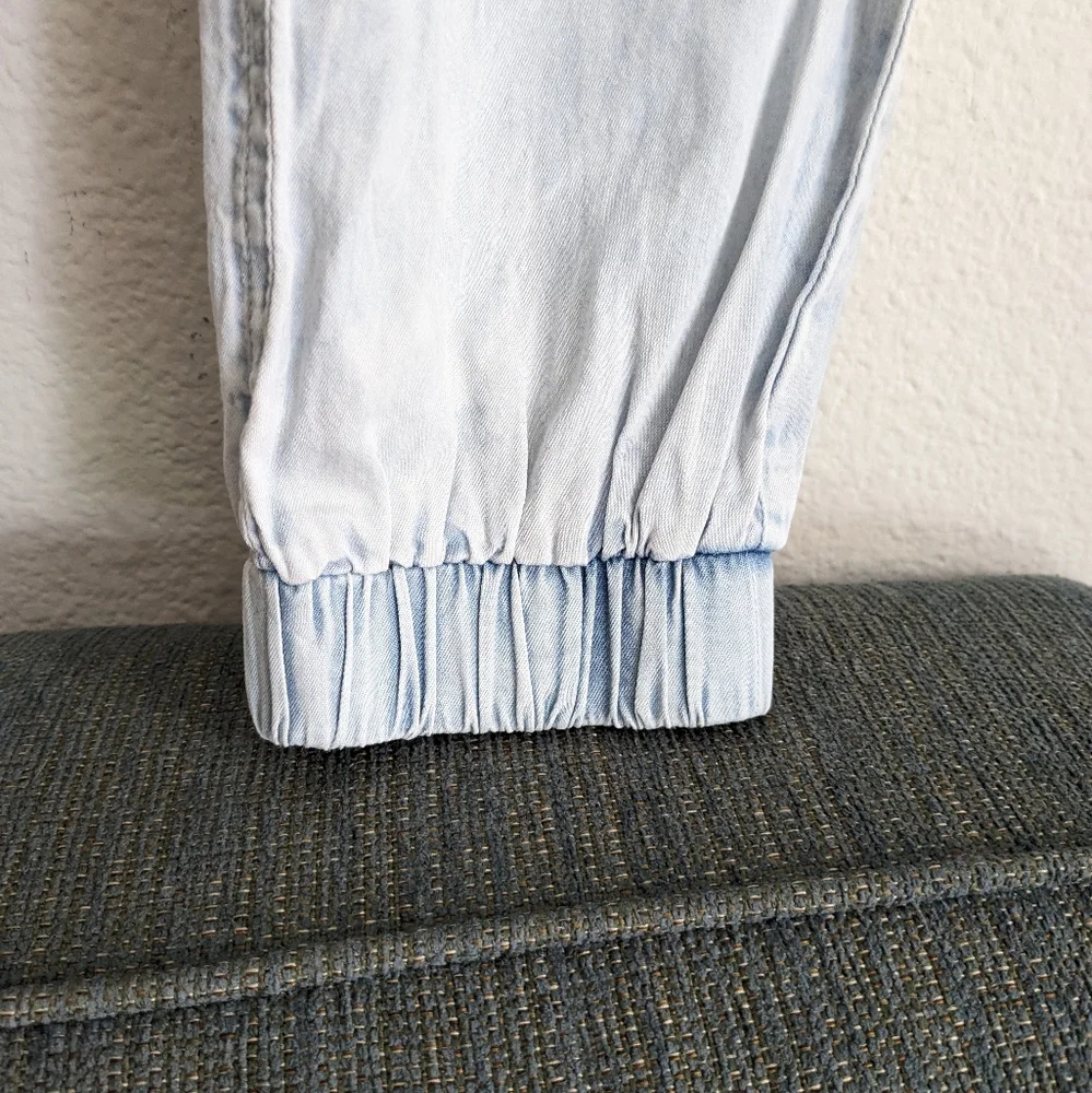 Elan NWT Cotton Chambray Light Blue Joggers Crop Pants Smock Waist Size Small - Picture 5 of 8
